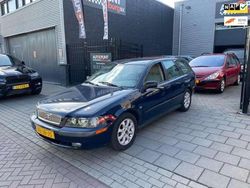 Blauw, metallic lak Gebruikt 2002 Volvo V40 Stationwagen | € 999 (Super prijs)