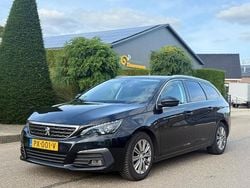 Zwart Gebruikt 2017 Peugeot 308 Premium Stationwagen | € 6.999 (Goede deal)