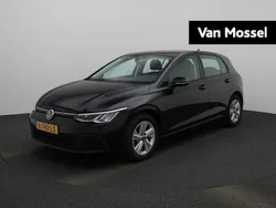 Zwart Gebruikt 2021 VW Golf VIII Life Hatchback | € 18.400 (Eerlijke prijs)