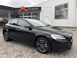 Zwart Gebruikt 2017 Volvo V40 Momentum Stationwagen | € 15.900 (Goede deal)