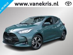 Groen, metallic lak Nieuw 2025 Toyota Yaris Hybrid Comfort Hatchback | € 30.730 (Eerlijke prijs)