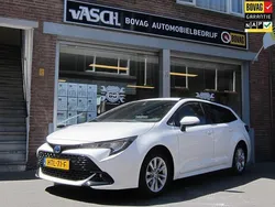 Wit Gebruikt 2023 Toyota Corolla Active Stationwagen | € 26.450 (Eerlijke prijs)