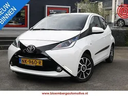 Wit Gebruikt 2017 Toyota Aygo Sport Hatchback | € 10.400 (Iets duurder)