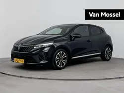 Zwart Gebruikt 2024 Renault Clio V Techno Hatchback | € 22.435 (Iets duurder)