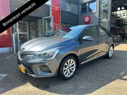 Grijs Gebruikt 2021 Renault Clio V Zen Hatchback | € 14.400 (Iets duurder)