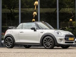 Wit, metallic lak Gebruikt 2017 Mini Cooper Cabriolet Business Cabriolet | € 21.950 (Iets duurder)