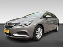 Grijs Gebruikt 2017 Opel Astra Edition Stationwagen | € 9.945 (Eerlijke prijs)