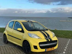 Geel Gebruikt 2010 Peugeot 107 Hatchback | € 2.150 (Eerlijke prijs)