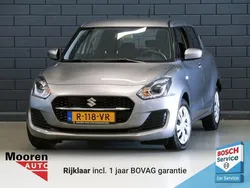 Grijs, metallic lak Gebruikt 2022 Suzuki Swift Comfort Hatchback | € 16.950 (Eerlijke prijs)