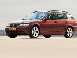 Rood Gebruikt 2004 BMW 330 Efficient Dynamics Stationwagen | € 9.250 (Iets duurder)