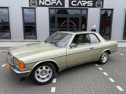 Groen Gebruikt 1982 Mercedes 230 | € 6.999