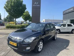 Zwart Gebruikt 2009 Hyundai i30 Dynamiq Hatchback | € 3.995 (Eerlijke prijs)