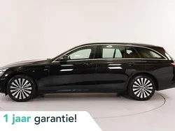 Zwart, metallic lak Gebruikt 2022 Mercedes E300 Stationwagen | € 39.450 (Super prijs)