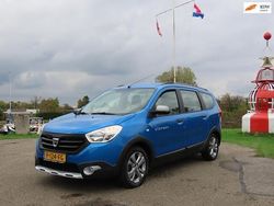 Blauw Gebruikt 2015 Dacia Lodgy Stepway MPV | € 7.750 (Goede deal)