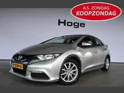 Grijs, metallic lak Gebruikt 2013 Honda Civic Comfort Hatchback | € 9.940 (Eerlijke prijs)