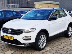 Wit Gebruikt 2019 VW T-Roc Business SUV | € 22.945 (Eerlijke prijs)