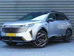 Grijs, metallic lak Gebruikt 2024 Peugeot e-5008 GT SUV | € 41.900 (Super prijs)