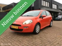 Rood Gebruikt 2015 Fiat Punto Evo Lounge Hatchback | € 5.750 (Eerlijke prijs)