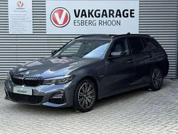 Grijs Gebruikt 2022 BMW 320e Stationwagen | € 32.950 (Eerlijke prijs)