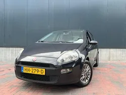 Zwart Gebruikt 2015 Fiat Punto Street Hatchback | € 3.350 (Eerlijke prijs)