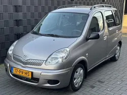 Grijs, metallic lak Gebruikt 2005 Toyota Yaris Verso Terra MPV | € 2.450 (Eerlijke prijs)