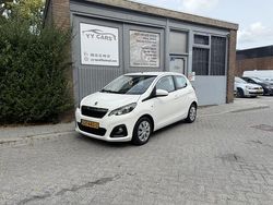 Wit Gebruikt 2015 Peugeot 108 Active Hatchback | € 3.499 (Iets duurder)