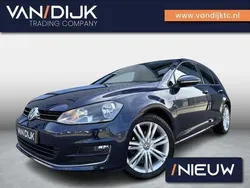 Blauw, metallic lak Gebruikt 2016 VW Golf VII Edition Hatchback | € 11.240 (Eerlijke prijs)