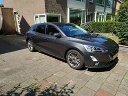 Grijs Gebruikt 2018 Ford Focus Hatchback | € 15.500 (Iets duurder)