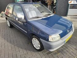 Blauw Gebruikt 1993 Renault Clio Hatchback | € 1.450