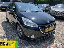 Zwart Gebruikt 2013 Peugeot 208 Envy Hatchback | € 6.750 (Eerlijke prijs)