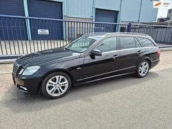 Zwart Gebruikt 2009 Mercedes E200 Stationwagen | € 7.499 (Goede deal)