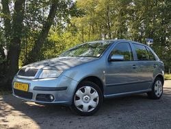 Blauw Gebruikt 2007 Skoda Fabia Hatchback | € 999 (Goede deal)