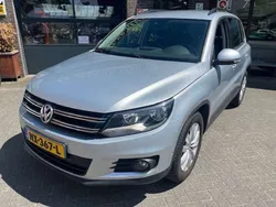 Zilver, metallic lak Gebruikt 2016 VW Tiguan Sportline SUV | € 14.750 (Eerlijke prijs)