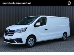 Blanc glacier ov369 (licht wit) Gebruikt 2024 Renault Trafic Komfort MPV | € 31.995