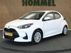 Wit Gebruikt 2022 Toyota Yaris Hybrid Active Hatchback | € 21.145 (Eerlijke prijs)