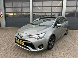 Grijs (metallic) Gebruikt 2018 Toyota Avensis Skyview Edition Stationwagen | € 21.835 (Eerlijke prijs)