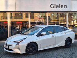Wit (parellak) Gebruikt 2016 Toyota Prius Hatchback | € 18.400 (Eerlijke prijs)