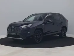 Zwart, metallic lak Gebruikt 2021 Toyota RAV4 Hybrid Active SUV | € 39.500 (Eerlijke prijs)
