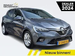 Titaniumgrijs kpn Gebruikt 2021 Renault Clio V Zen Hatchback | € 14.945 (Goede deal)