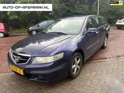 Blauw, metallic lak Gebruikt 2005 Honda Accord Comfort Stationwagen | € 2.222 (Goede deal)