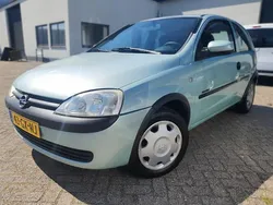 Groen Gebruikt 2001 Opel Corsa Comfort Hatchback | € 600 (Goede deal)