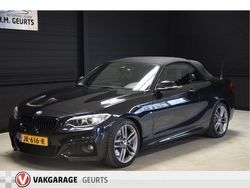 Zwart, metallic lak Gebruikt 2016 BMW 220 M Sport Cabriolet | € 22.950 (Eerlijke prijs)