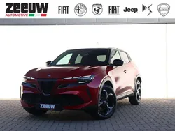 Rood, metallic lak Nieuw 2025 Alfa Romeo Junior Edizione Speciale SUV | € 39.900 (Eerlijke prijs)