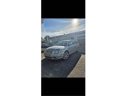 Grijs (metallic) Gebruikt 2005 Toyota Avensis Luna Stationwagen | € 1.250 (Goede deal)