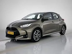 Groen metallic Gebruikt 2024 Toyota Yaris Hatchback | € 22.485 (Eerlijke prijs)