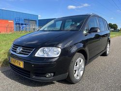 Zwart Gebruikt 2004 VW Touran Highline MPV | € 1.999 (Goede deal)
