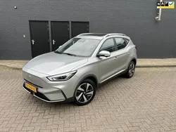 Grijs Gebruikt 2021 MG ZS Luxury Sedan | € 19.850 (Goede deal)