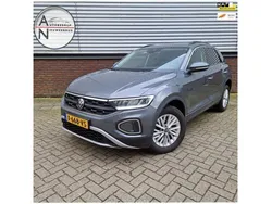 Grijs Gebruikt 2023 VW T-Roc Business SUV | € 24.645 (Goede deal)