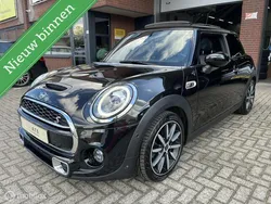 Zwart, metallic lak Gebruikt 2020 Mini Cooper S Chili Hatchback | € 23.950
