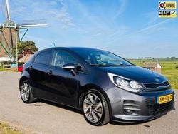 Grijs Gebruikt 2016 Kia Rio Hatchback | € 10.450 (Iets duurder)